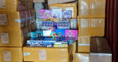 Constanța Sud / Bunuri contrafăcute în valoare de peste 10.000.000 lei, reținute de inspectorii vamali