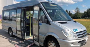 Stire din Economie : Înmatriculările noi de vehicule rutiere pentru transportul pasagerilor, în creştere cu 3,5%, în trimestrul I