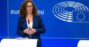 Stire din Actualitate : Europarlamentarii cer protejarea cetăţenilor în faţa programelor de spionaj