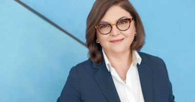 Stire din Economie : După Chişinău, comisarul european Adina Vălean face o „escală” în portul Constanţa