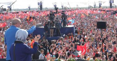 Stire din Actualitate : Alegeri în Turcia. Votul turcilor din străinătate, un posibil balon de oxigen pentru Erdogan