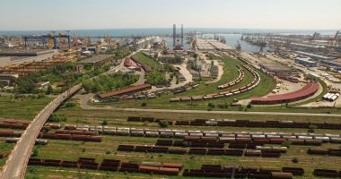 Stire din Economie : După trafic, şi investiţiile „explodează” în portul Constanţa. Contracte de sute de milioane de euro!