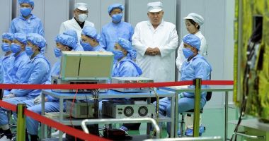 Stire din Actualitate : Kim Jong Un a inspectat primul satelit spion nord-coreean