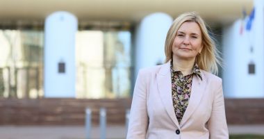 Stire din Actualitate : Deputata Ina Coşeru cheamă diaspora din România să participe la adunarea naţională de la Chişinău