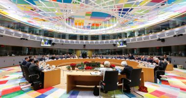 Stire din Actualitate : Consiliul Europei critică mecanismul francez de legiferare fără vot