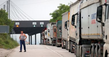 Stire din Actualitate : Kosovo permite vehiculelor sârbe şi mărfurilor să treacă din nou frontiera
