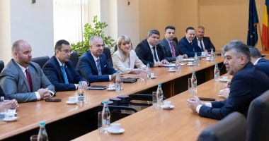 Stire din Economie : Investiţiile vor continua în Portul Constanţa. „Are un rol determinant pentru România”