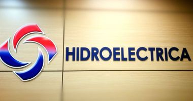 Stire din Economie : Trei grupuri de investitori instituţionali români, acord pentru achiziţionarea de acţiuni Hidroelectrica în valoare de 2,24 miliarde lei