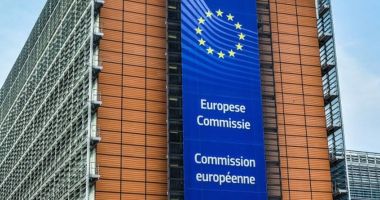 Stire din Economie : Comisia Europeană a aprobat o evaluare preliminară parţial pozitivă a celei de-a doua cereri de plată a României