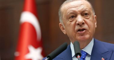 Stire din Actualitate : Erdogan critică Suedia pentru autorizarea unei manifestaţii în timpul căreia a fost ars un Coran