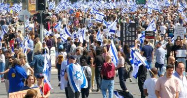 Stire din Actualitate : O nouă manifestaţie de protest împotriva reformei judiciare, la Tel Aviv
