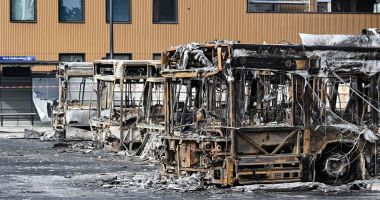 Stire din Actualitate : Violenţe în Franţa. 20 de milioane de euro pagube pentru transportul din regiunea Parisului