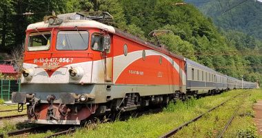 Stire din Economie : CFR: Unele trenuri ar putea ajunge cu întârziere la Constanţa, din cauza caniculei