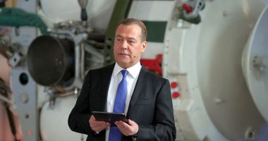 Fostul preşedinte rus Dmitri Medvedev ameninţă din nou cu armele nucleare