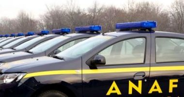 Stire din Economie : Fiscul bagă "marfă" în luna august! Terenuri şi automobile, scoase la licitaţie
