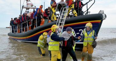 Stire din Actualitate : Marea Britanie anunţă un acord cu Turcia pentru combaterea fluxului de imigranţi ilegali