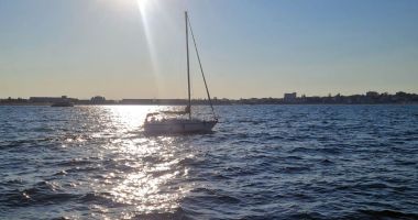 Stire din Economie : ARSVOM: Asistenţă pentru un velier aflat în dificultate în largul Mării Negre, având şapte persoane la bord