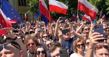 Stire din Actualitate : Polonia va ţine un referendum controversat în ziua alegerilor legislative