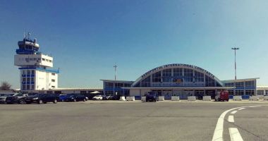 Stire din Economie : Numărul locurilor de parcare din zona publică a aeroportului Mihail Kogălniceanu, redus considerabil