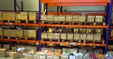 Stire din Eveniment : Articole de îmbrăcăminte în valoare de aproximativ 400.000 lei, descoperite de inspectorii vamali