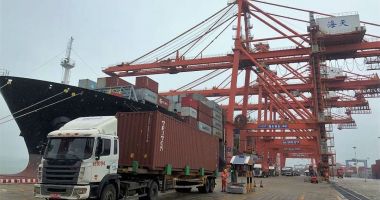 Stire din Economie : Manevră fatală! Un navigator român şi-a pierdut viaţa într-un accident petrecut în portul Qingdao