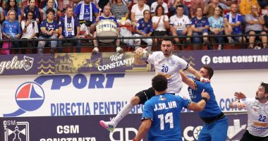 Stire din Sport : CSM Constanţa, imbatabilă! Derby-ul cu CSM Bucureşti, încheiat cu o „aeriană”