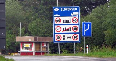 Polonia introduce controale la frontiera slovacă pentru a preveni imigraţia ilegală