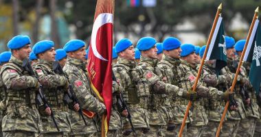 Stire din Actualitate : Turcia preia pentru prima dată comanda KFOR, forţa NATO de menţinere a păcii în Kosovo