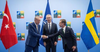 Stire din Actualitate : Erdogan a trimis parlamentului turc spre ratificare protocolul de aderare a Suediei la NATO