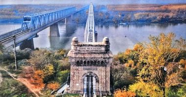 Stire din Economie : Documentar: Ziua Dobrogei, marcată printr-o expoziţie de fotografie la Regionala CF Infrastructură şi în Gara Constanţa