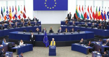 Stire din Actualitate : Bruxellesul va propune noi sancţiuni împotriva Rusiei, care vor viza şi comerţul cu diamante