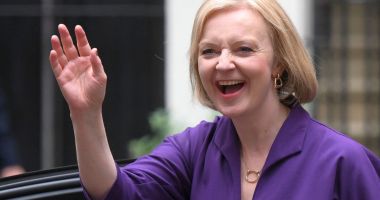 Stire din Actualitate : Fostul prim-ministru britanic Liz Truss sprijină revenirea lui Donald Trump la Casa Albă