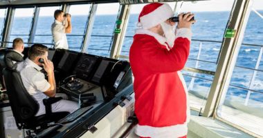 Moş Crăciun vine cu tolba plină de cadouri pentru copiii navigatorilor