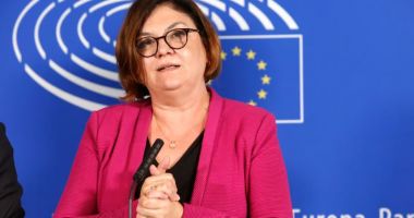 Comisarul european pentru transporturi, Adina Vălean, vizită oficială la Bucureşti