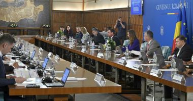 Stire din Politică-Administrație : Vineri, şedinţă de Guvern. Mai mulţi prefecţi şi subprefecţi vor fi eliberaţi din funcţie