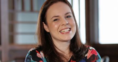 Stire din Actualitate : Kate Forbes, aleasă în fruntea Federaţiei Internaţionale a Societăţilor de Cruce Roşie şi Semilună Roşie