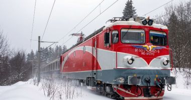 Stire din Economie : CFR SA: Trafic feroviar adaptat la condiţiile de iarnă. Nu sunt trenuri blocate