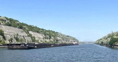 Stire din Economie : Cereale şi minereuri. Peste 32.000 de nave au tranzitat, anul trecut, canalele navigabile