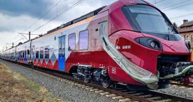Stire din Economie : Comerţ online, achiziţii locomotive, banking. INFO economic