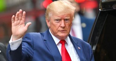 Stire din Actualitate : Donald Trump solicită Curţii Supreme să suspende respingerea imunităţii sale penale