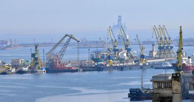 Stire din Economie : Contracte de milioane de lei! Cum se împart feliile din "tortul" banilor publici, la Constanţa
