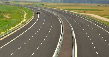 Stire din Economie : Producţie de ţiţei, infrastructură rutieră, fonduri europene. INFO economic