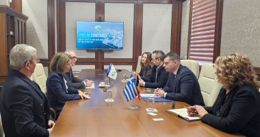 Stire din Economie : Ambasadorul Greciei la Bucureşti, vizită în Portul Constanţa