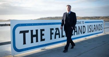 Stire din Actualitate : Argentina şi-a exprimat nemulţumirea faţă de vizita lui David Cameron în Insulele Falkland