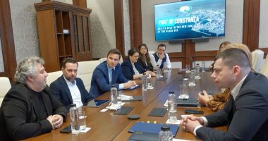 Stire din Economie : Reprezentanţi ai Băncii Europene de Investiţii, vizită în portul Constanţa