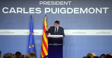 Stire din Actualitate : Carles Puigdemont şi-a anunţat candidatura la alegerile din mai, din regiunea Catalonia