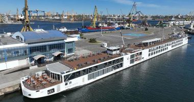 Stire din Economie : Nava fluvială de pasageri „Viking Rinda” deschide sezonul de croaziere în portul Constanţa