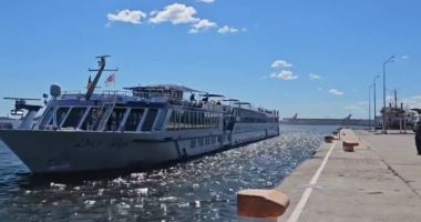 Stire din Economie : Nava fluvială „River Adagio” a adus la Constanţa turişti americani