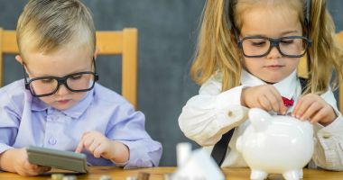 Stire din Economie : Tranzacţii pe bursă vs. jocuri de noroc! Paşi timizi către educaţia financiară a constănţenilor
