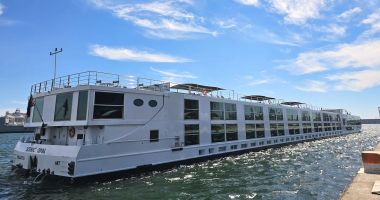 Stire din Economie : Nava de pasageri „Scenic Opal” a acostat în portul Constanţa